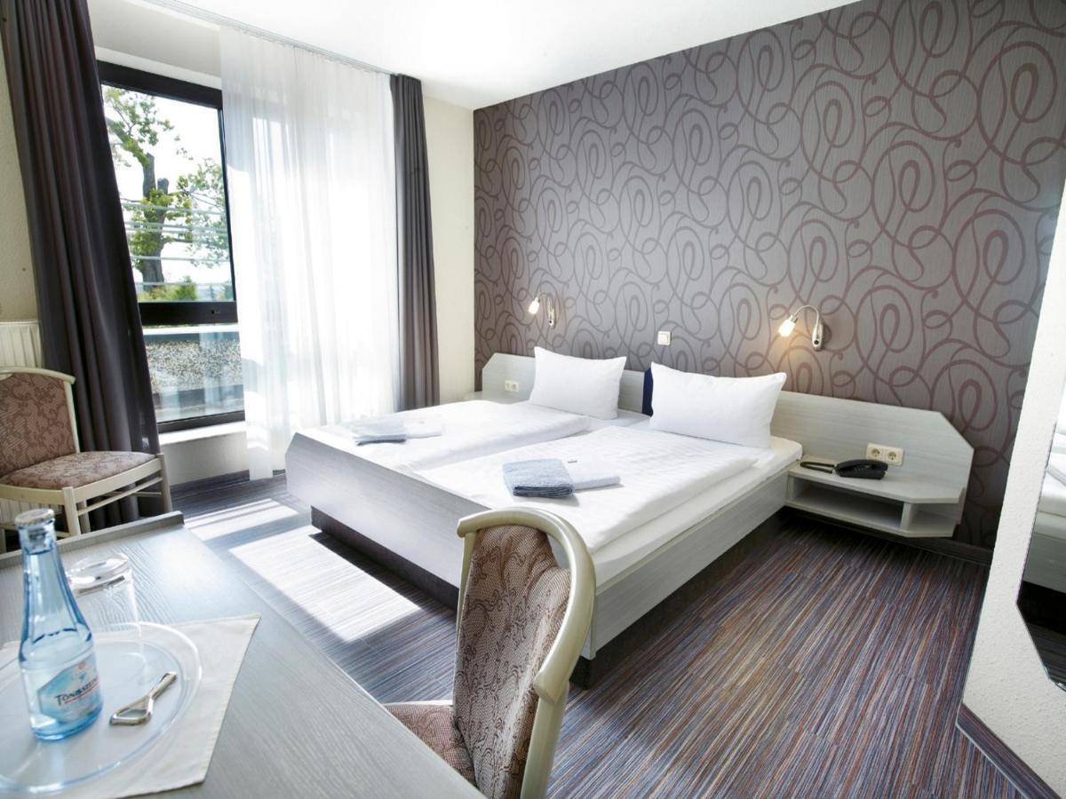 Hotel Landsknecht Uckerath Eksteriør billede